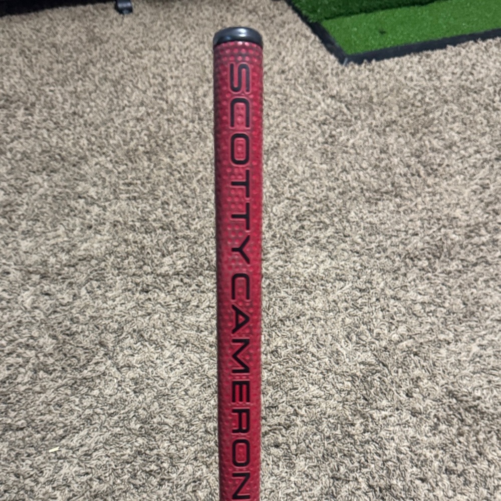 Titleist Scotty Cameron GOLO Putter with Silver and Red - Picture 8 of 12